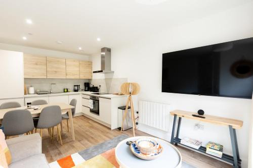 PAPER MILL - Experience the city and nature side of this stay!