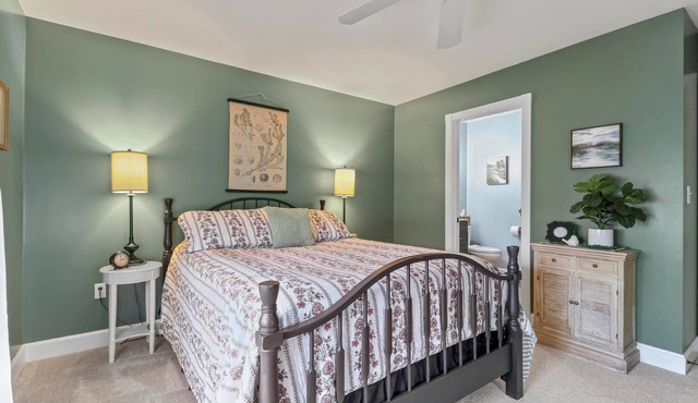 Paper Mill Pines Bed and Breakfast: The Sequoia Room