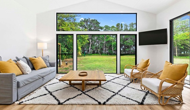 Paperbark House - Absolute Beachfront Acreage Property