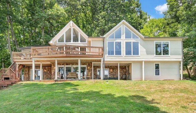 Pappy's Place - Lakefront home with private dock