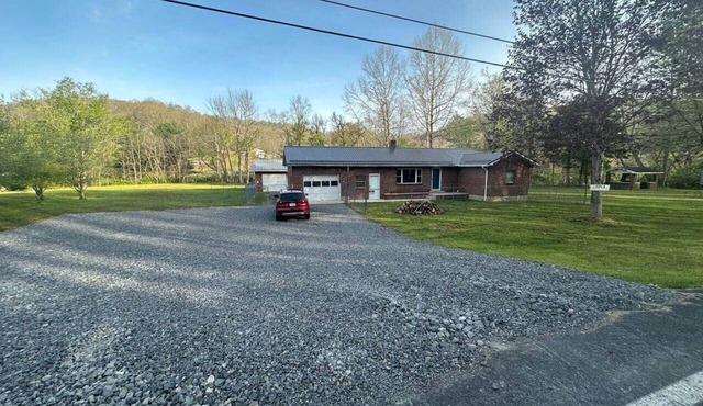 Pappy's Trail House