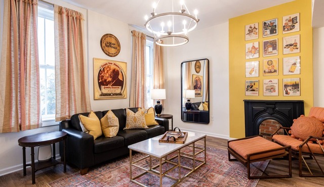 Pappy VanWinkle Suite, The Woodford Hotel