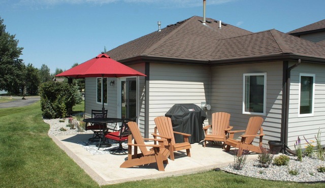 Par Court - Cute Townhome Located in A Quiet Neighborhood, 30+ Night Rental