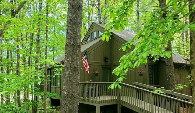 Par-Tee on the Lake-Best Location + EV Charging