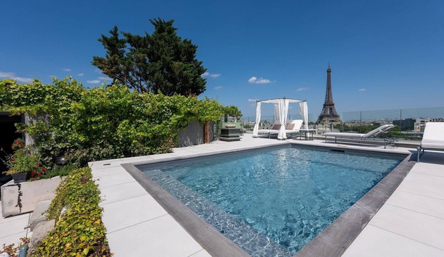 Par021 - Penthouse with private pool in Paris