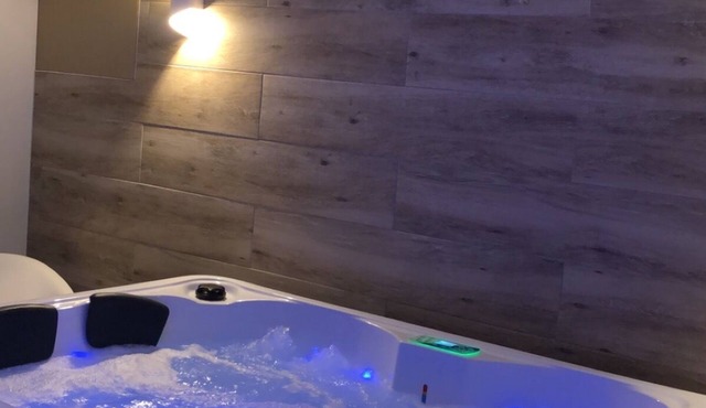 Paradis Du Nord /Jacuzzi /Salle Cinéma