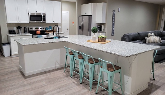 Paradise at Powell: Spacious home near Lake Powell