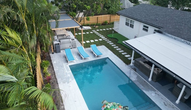 Paradise Awaits - Your Luxurious Getaway in West Palm Beach