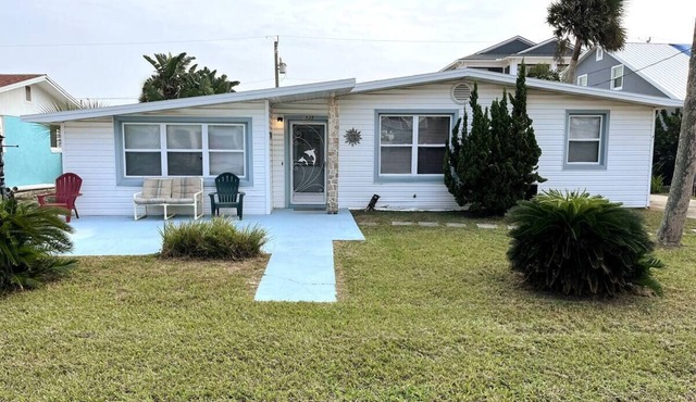 'Paradise ' Beach Home - Just Steps from Secluded Beach!