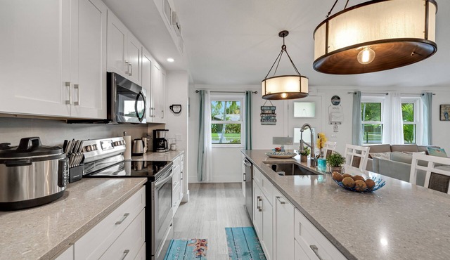 Paradise Beach House 3 Bedroom Home by Redawning