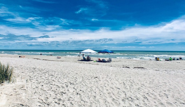 Paradise Beach House Direct Oceanfront Condo. (OCEAN LEVEL GROUND FLOOR)