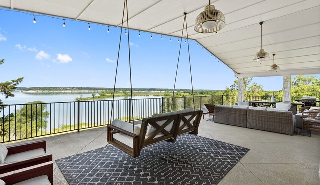 Paradise by the lake - Lonestar Lakehouse