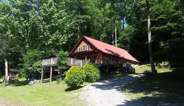 Paradise Cabin at Pardise in the Woods overlooking the Buckhannon River