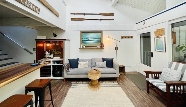 Paradise Cabin! Gated community/Close to the beach.