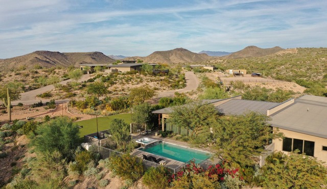 Paradise Canyon-3 Estates & Casita w/Horse Stables