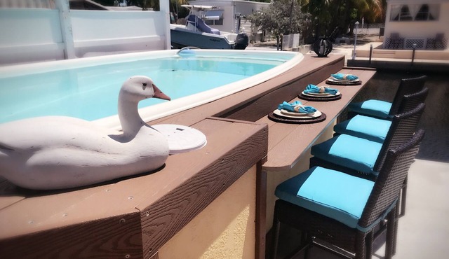Paradise Found, Private pool, Canal front and Great outdoor space