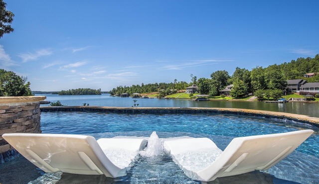 Paradise Found with a PRIVATE Pool & Spa!