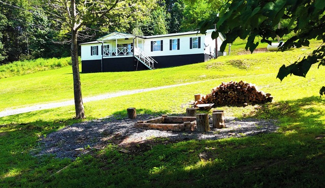 “Paradise Hill” A Charming 3-bedroom house in the country.