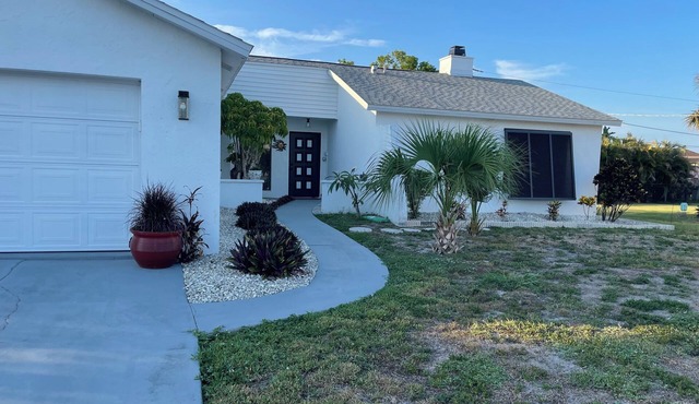 Paradise Home! with your own private sanctuary. .3-bedroom house!