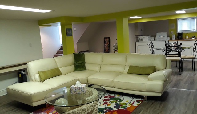 Paradise Homes - Beautiful 2-bedroom basement unit