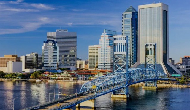 Paradise, Hot Tub, Free Wine, Mins from Mayo Clinic and Beach