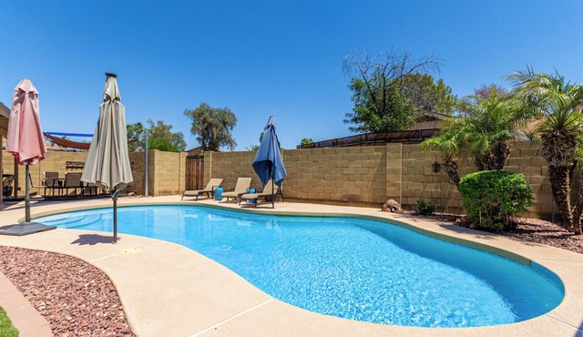 Paradise in Chandler! Heated/cooled pool included.