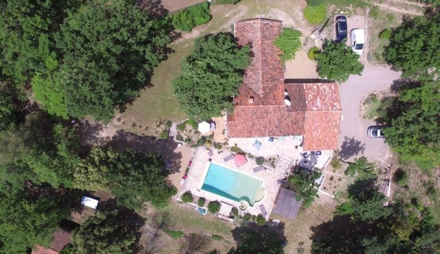 Paradise in Provence - 4 bedroomed villa with pool, spa & sauna