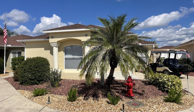 Paradise in The Villages! Includes 4-seat Golf cart