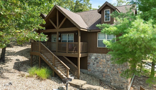 Paradise Lodge 2 Bedroom Home by RedAwning