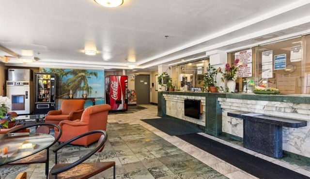 Paradise Lodge - Canoga Park
