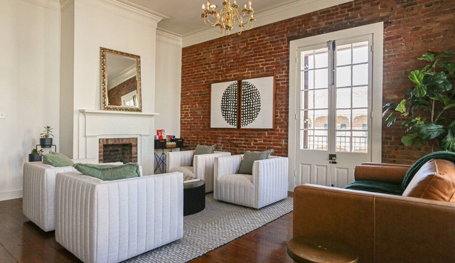 Paradise Loft | 3/2.5, King Beds, Heart of Downtown, Full Kitchen/Wet Bar, Streaming TV