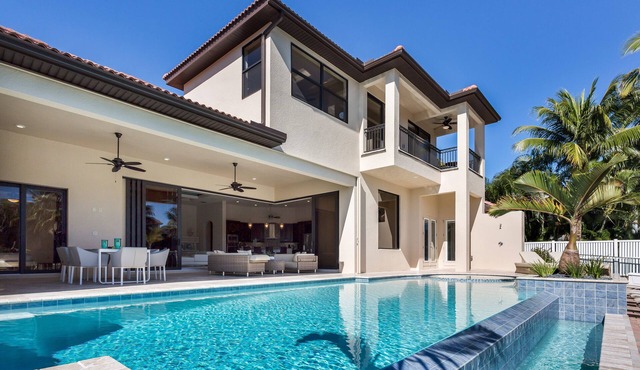 PARADISE Luxurious Boater‘s Dream Pool & Spa Vacation Mansion - Royal Harbor