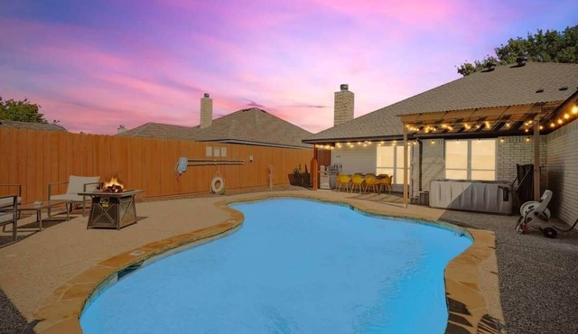 Paradise, Modern Home, Pool & Hot Tub