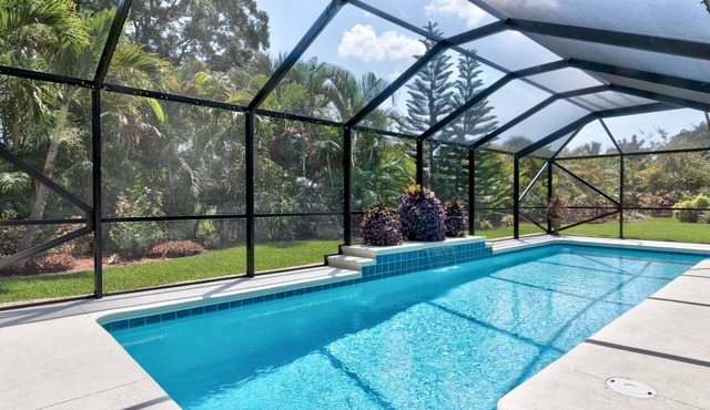 ☆☀︎❀Paradise Oasis! Beautiful Heated Pool, Pet Friendly, Wi-Fi, Near Beaches!