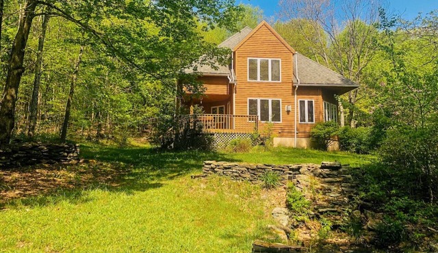 Paradise on 12 Acres with A/C and Pool Nearby