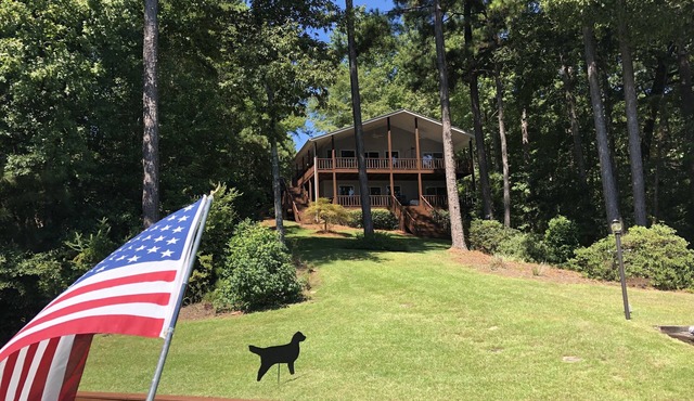 Paradise on Lake Martin! Private Dock & Floating Dock!