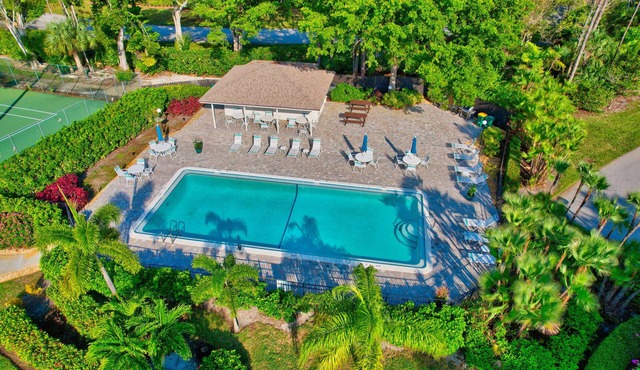 Paradise on the Lake: Kings Lakes of Naples, Florida