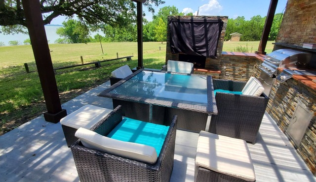 Paradise on the Lake with 2 acres of Lake Frontage and Access to the Lake