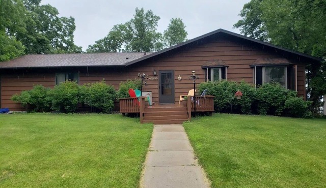 Paradise on the Point - lake front views of beautiful Otter Tail Lake