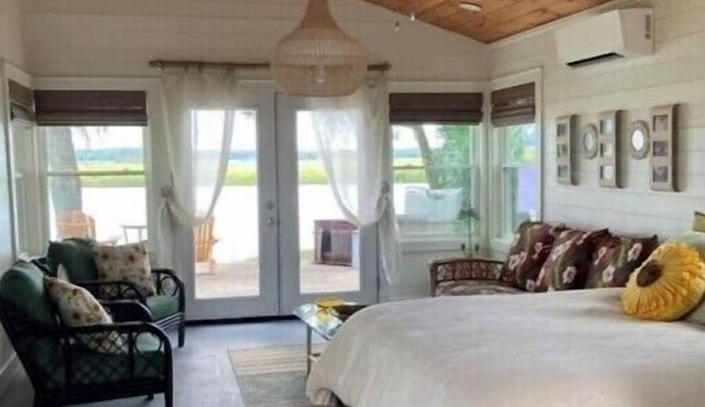 Paradise on the water.