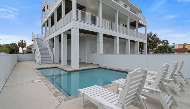 Paradise Palms | Private Pool & Elevator | Dog Friendly, Beach Chairs & Umbrella | My Beach Getaways
