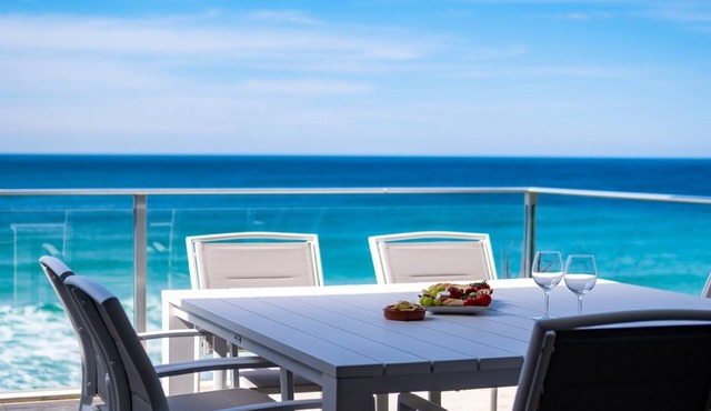 Paradise Penthouse; Beach Front Style and Luxury.