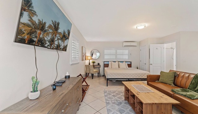 Paradise Pocket - Unit B