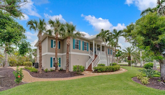 Paradise Point: Beautiful Pool Home in Beachview!