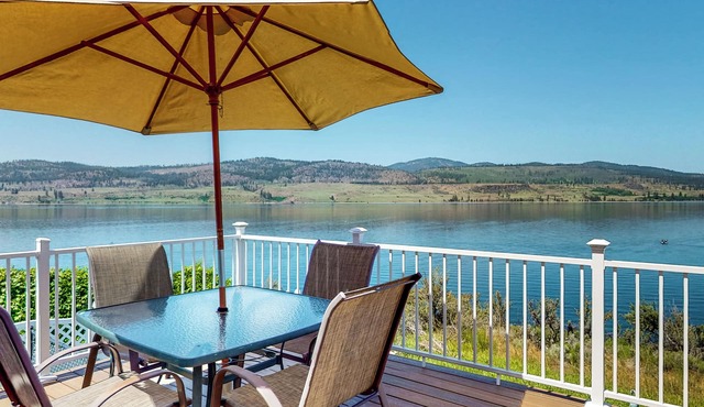 Paradise Point: Lakefront Escape w/Views