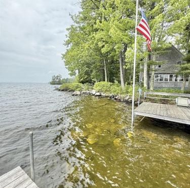 PARADISE POINT LIMIT 10 cottage