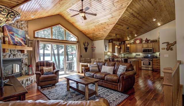 Paradise Point on Lake Holcombe!