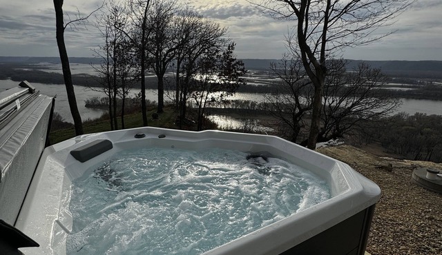 Paradise Point- Sleeps 4 HOT TUB