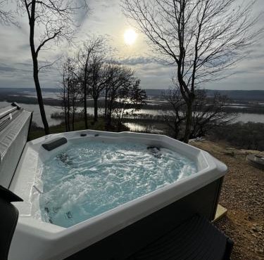 Paradise Point sleeps 4 Hot Tub