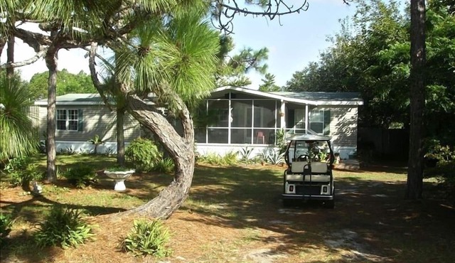 “Paradise Redefined – Stunning Newly Remodeled Beach-House Retreat!”